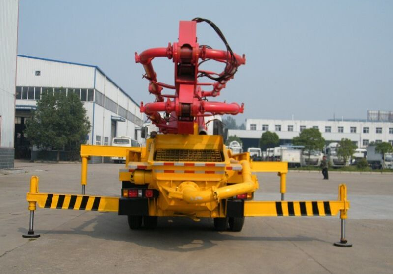 混凝土泵车局部漏浆